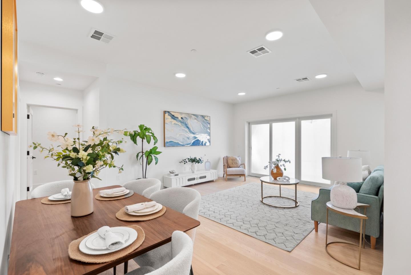 Detail Gallery Image 3 of 10 For 560 El Camino Real #204,  San Carlos,  CA 94070 - 2 Beds | 2 Baths