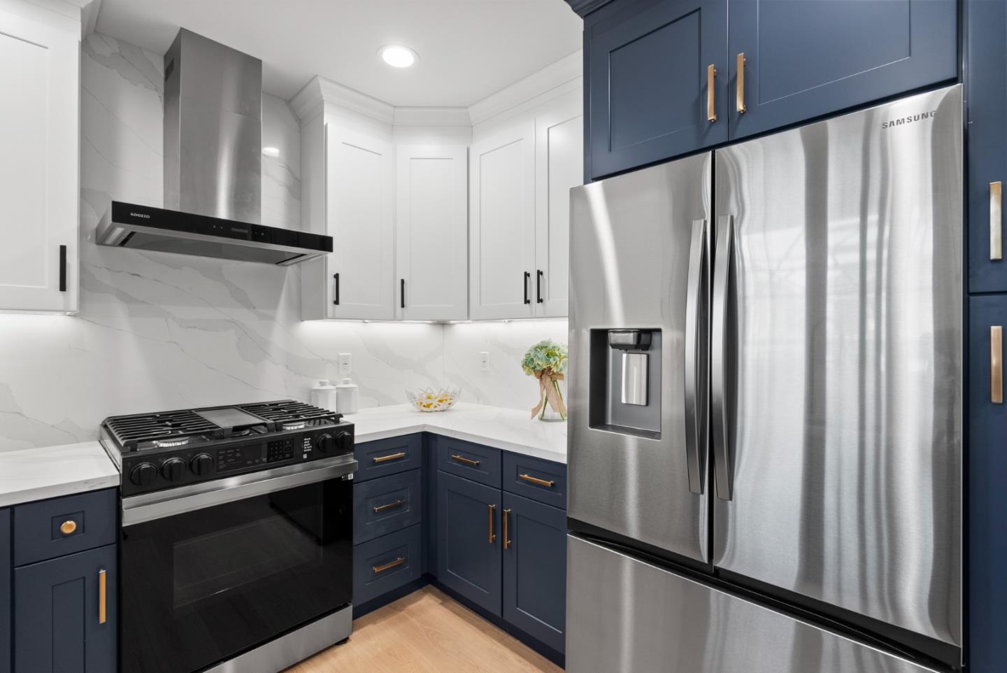 Detail Gallery Image 5 of 10 For 560 El Camino Real #204,  San Carlos,  CA 94070 - 2 Beds | 2 Baths