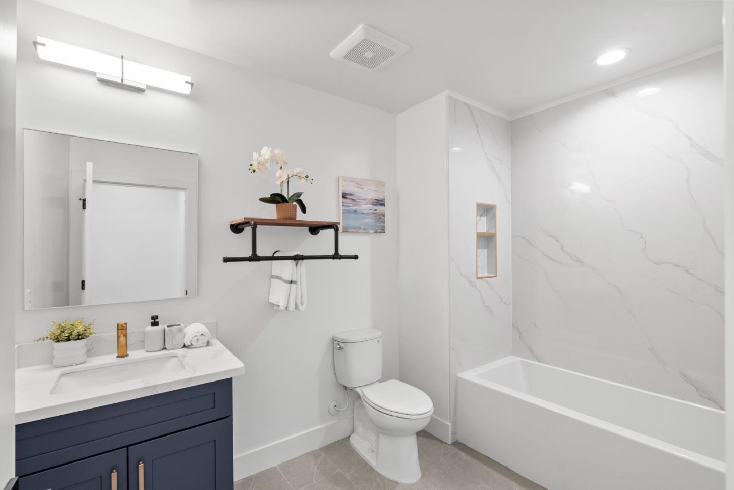 Detail Gallery Image 9 of 10 For 560 El Camino Real #204,  San Carlos,  CA 94070 - 2 Beds | 2 Baths