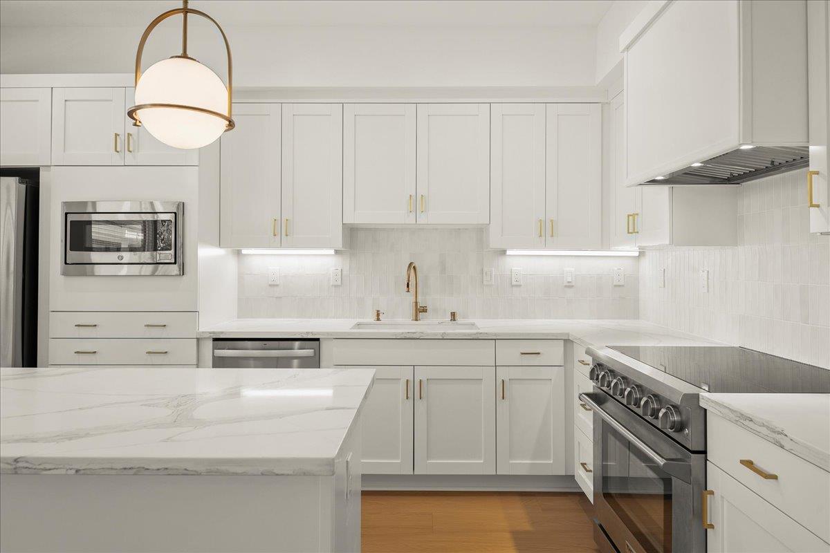 Detail Gallery Image 14 of 31 For 224 Carroll St #5,  Sunnyvale,  CA 94086 - 3 Beds | 2/1 Baths