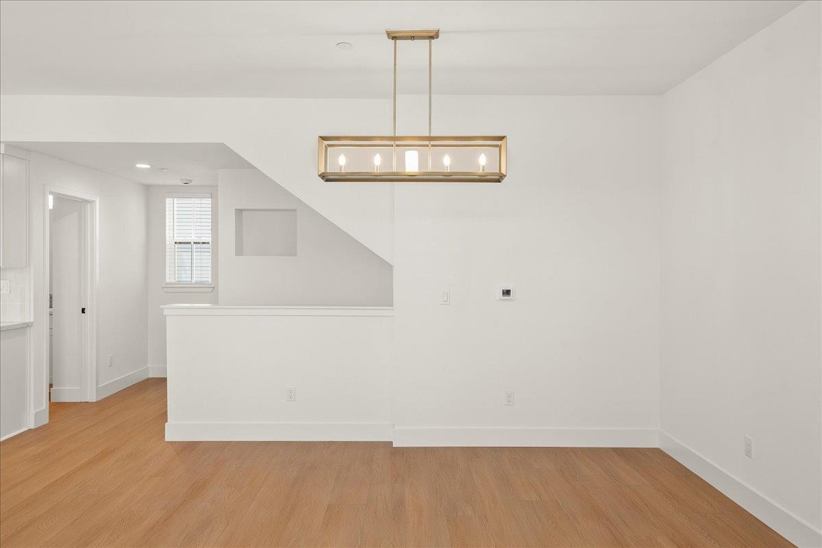 Detail Gallery Image 7 of 31 For 224 Carroll St #5,  Sunnyvale,  CA 94086 - 3 Beds | 2/1 Baths