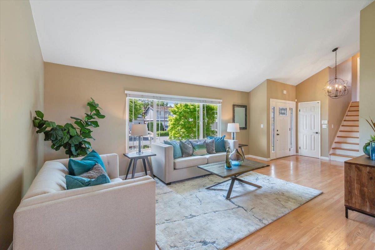Detail Gallery Image 11 of 77 For 3768 Wellington Sq, San Jose,  CA 95136 - 4 Beds | 2/1 Baths