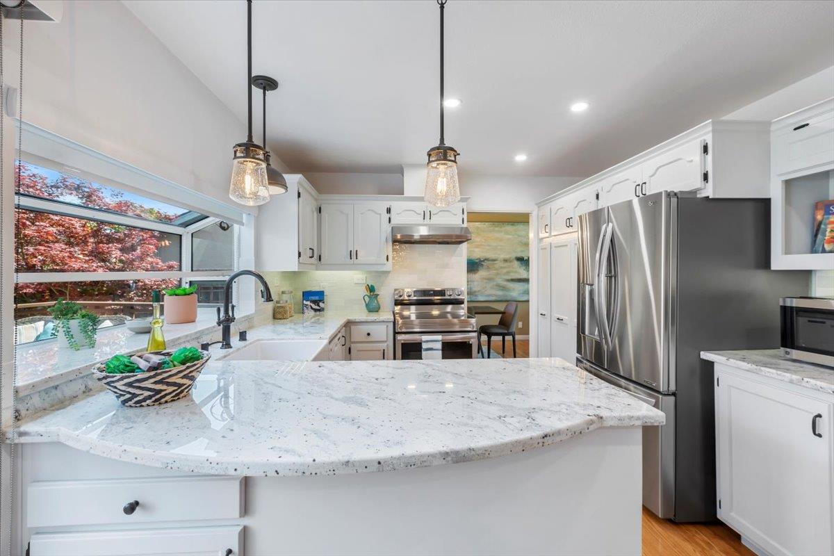 Detail Gallery Image 19 of 77 For 3768 Wellington Sq, San Jose,  CA 95136 - 4 Beds | 2/1 Baths