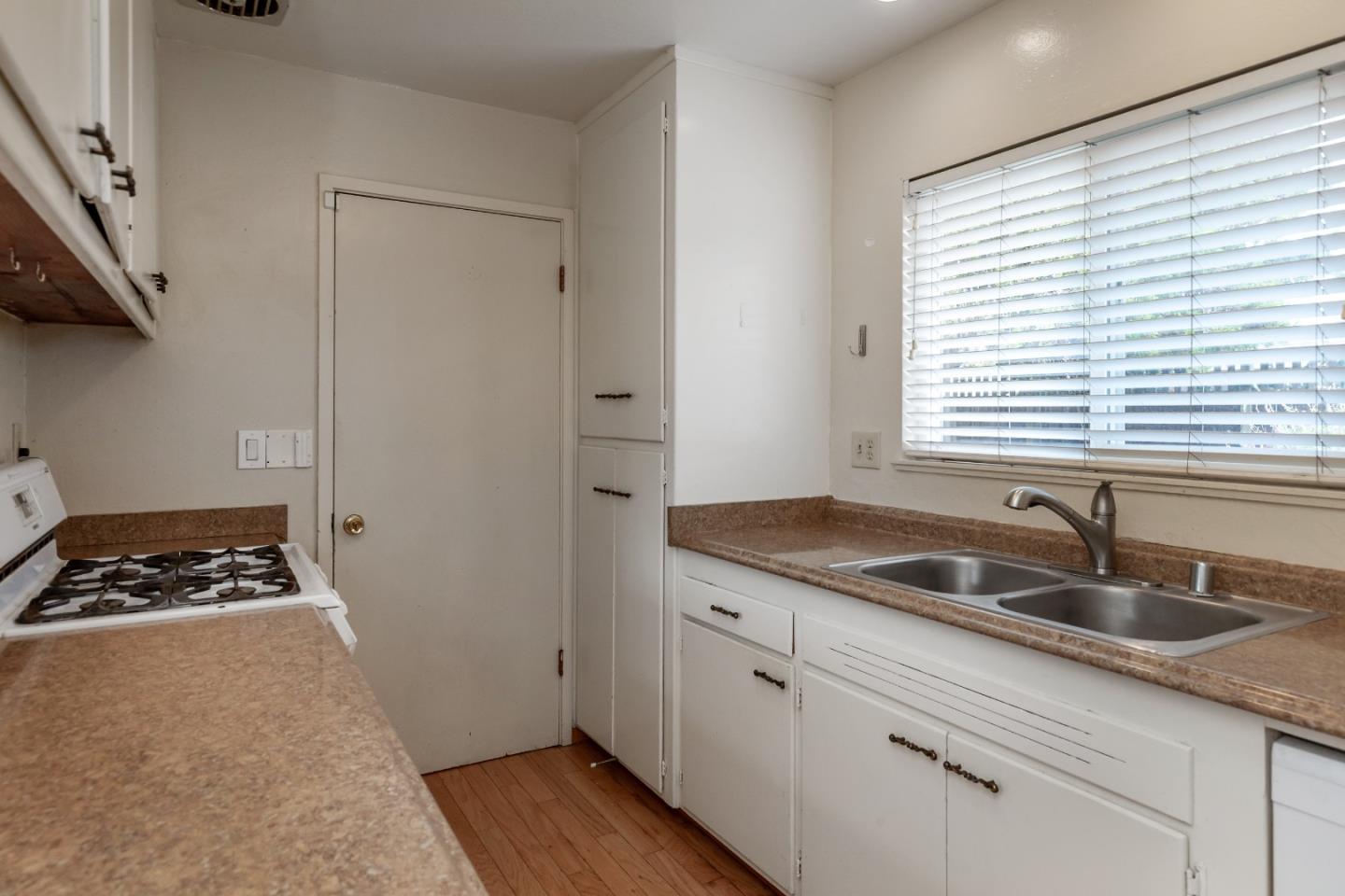 Detail Gallery Image 8 of 24 For 3108 Todd Way, San Jose,  CA 95124 - 3 Beds | 2 Baths