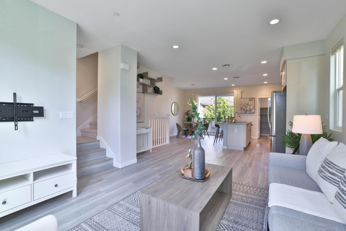 Detail Gallery Image 10 of 37 For 825 Garden St, Milpitas,  CA 95035 - 3 Beds | 3/1 Baths