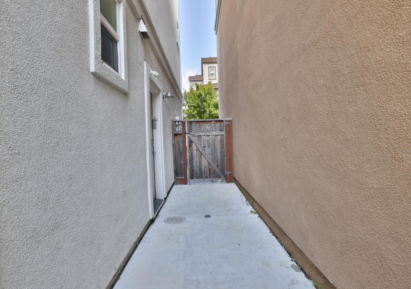 Detail Gallery Image 30 of 37 For 825 Garden St, Milpitas,  CA 95035 - 3 Beds | 3/1 Baths
