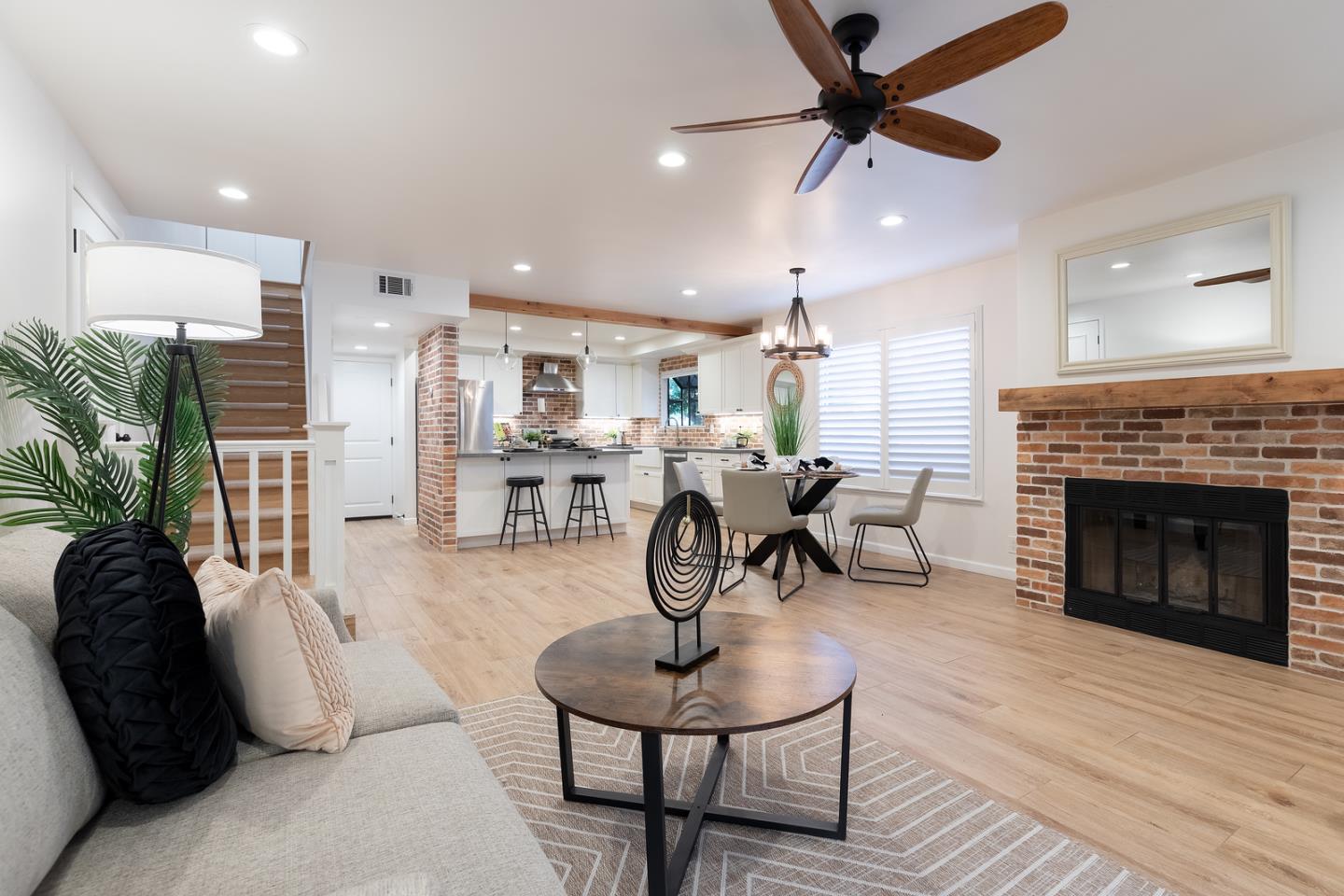 Detail Gallery Image 5 of 31 For 1236 Beaulieu Ct, San Jose,  CA 95125 - 2 Beds | 2 Baths