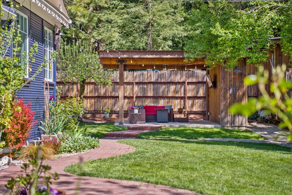 Detail Gallery Image 3 of 45 For 4200 Glenwood Dr, Scotts Valley,  CA 95066 - 3 Beds | 2/1 Baths