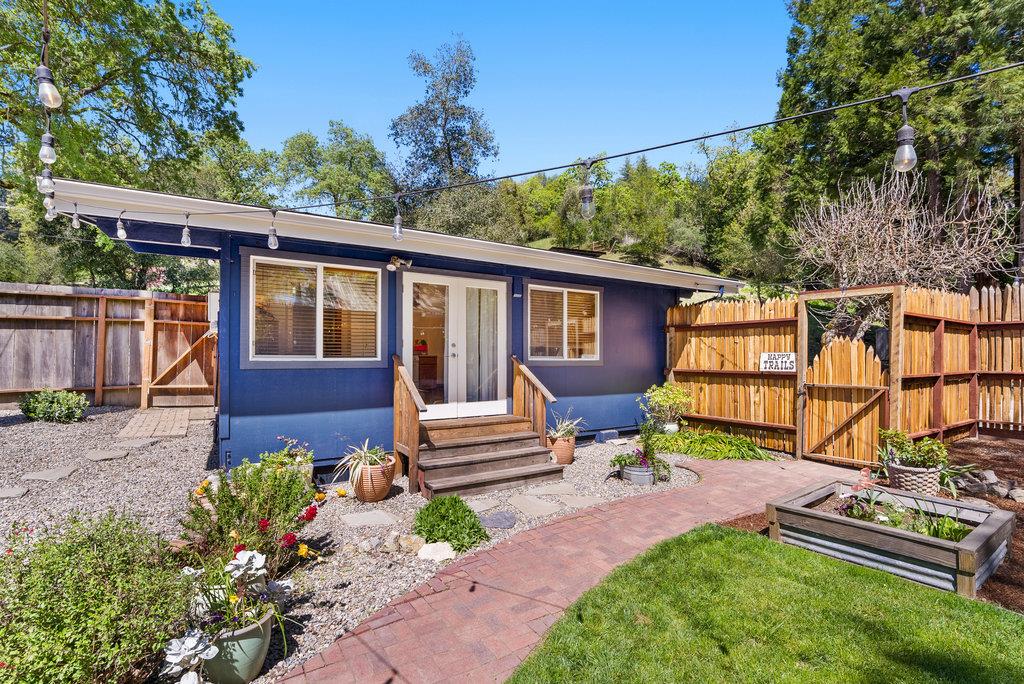 Detail Gallery Image 31 of 45 For 4200 Glenwood Dr, Scotts Valley,  CA 95066 - 3 Beds | 2/1 Baths
