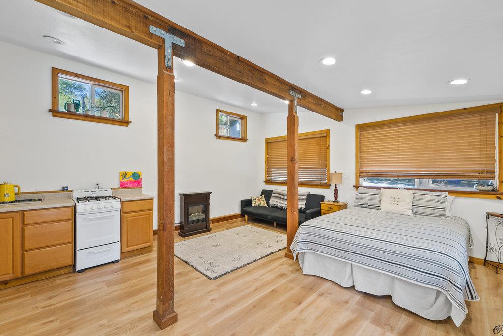 Detail Gallery Image 32 of 45 For 4200 Glenwood Dr, Scotts Valley,  CA 95066 - 3 Beds | 2/1 Baths