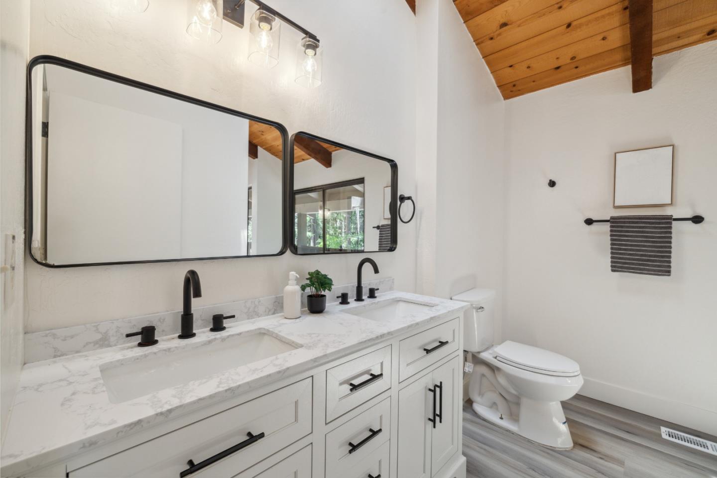 Detail Gallery Image 30 of 100 For 1233 Hillcrest Dr, Felton,  CA 95018 - 3 Beds | 3 Baths