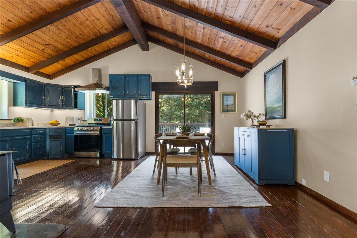 Detail Gallery Image 13 of 54 For 211 Hidden Ln, Santa Cruz,  CA 95060 - 3 Beds | 3 Baths