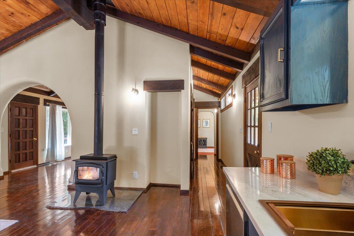 Detail Gallery Image 15 of 54 For 211 Hidden Ln, Santa Cruz,  CA 95060 - 3 Beds | 3 Baths