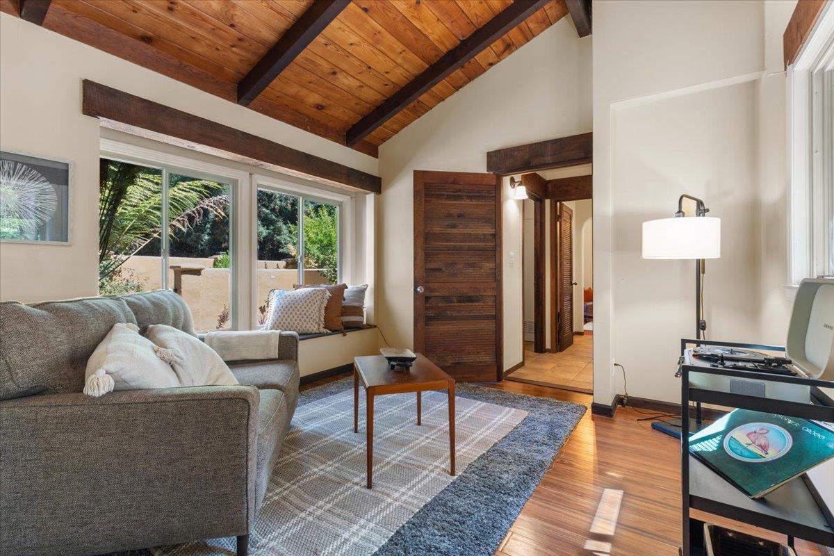 Detail Gallery Image 16 of 54 For 211 Hidden Ln, Santa Cruz,  CA 95060 - 3 Beds | 3 Baths