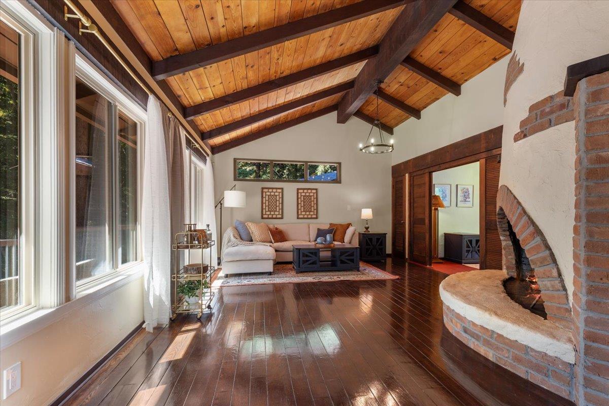 Detail Gallery Image 22 of 54 For 211 Hidden Ln, Santa Cruz,  CA 95060 - 3 Beds | 3 Baths