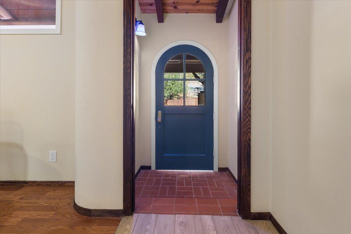 Detail Gallery Image 30 of 54 For 211 Hidden Ln, Santa Cruz,  CA 95060 - 3 Beds | 3 Baths
