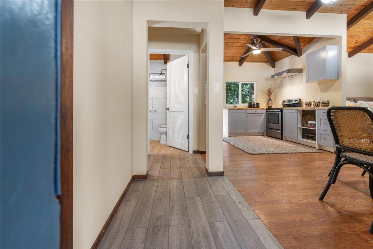 Detail Gallery Image 32 of 54 For 211 Hidden Ln, Santa Cruz,  CA 95060 - 3 Beds | 3 Baths