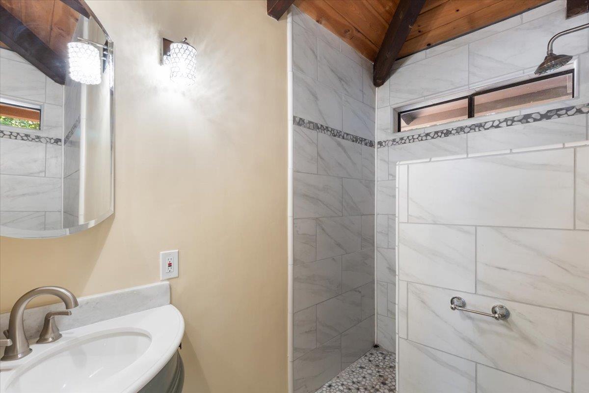 Detail Gallery Image 33 of 54 For 211 Hidden Ln, Santa Cruz,  CA 95060 - 3 Beds | 3 Baths