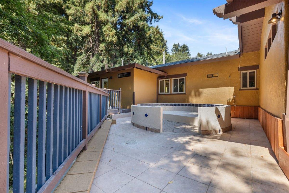 Detail Gallery Image 41 of 54 For 211 Hidden Ln, Santa Cruz,  CA 95060 - 3 Beds | 3 Baths