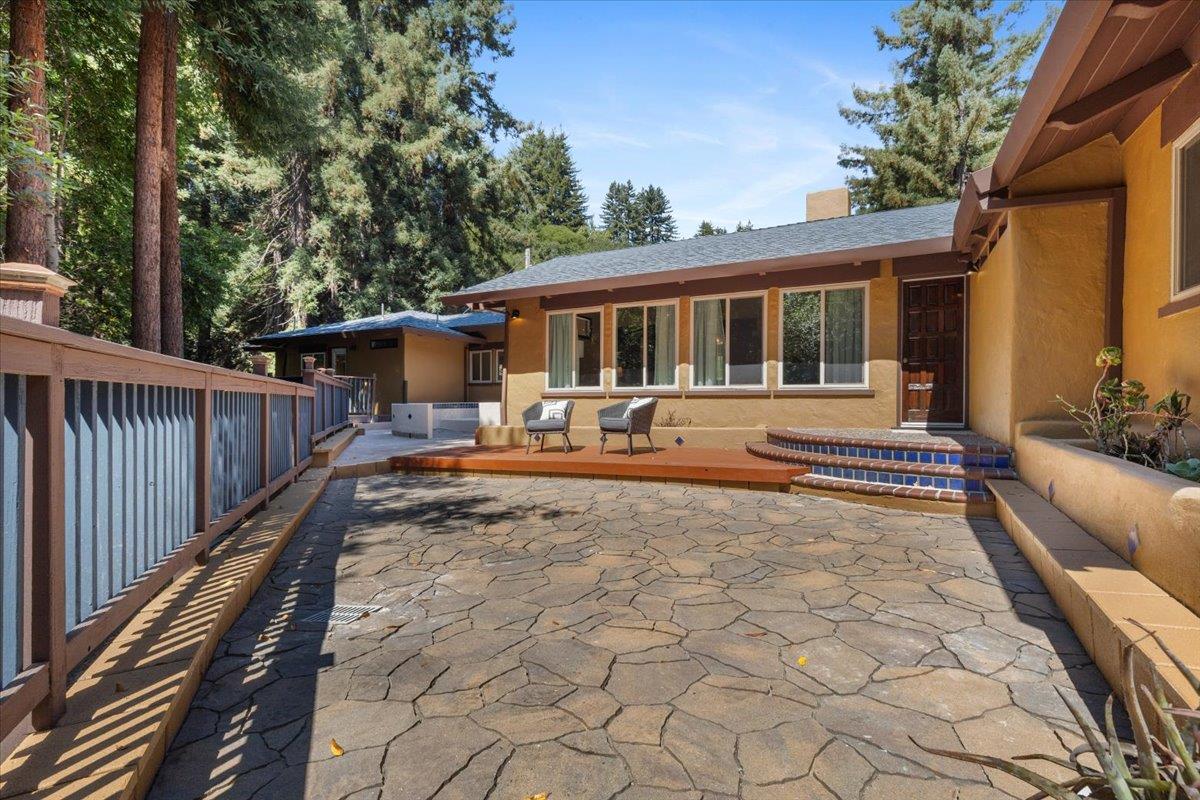 Detail Gallery Image 42 of 54 For 211 Hidden Ln, Santa Cruz,  CA 95060 - 3 Beds | 3 Baths