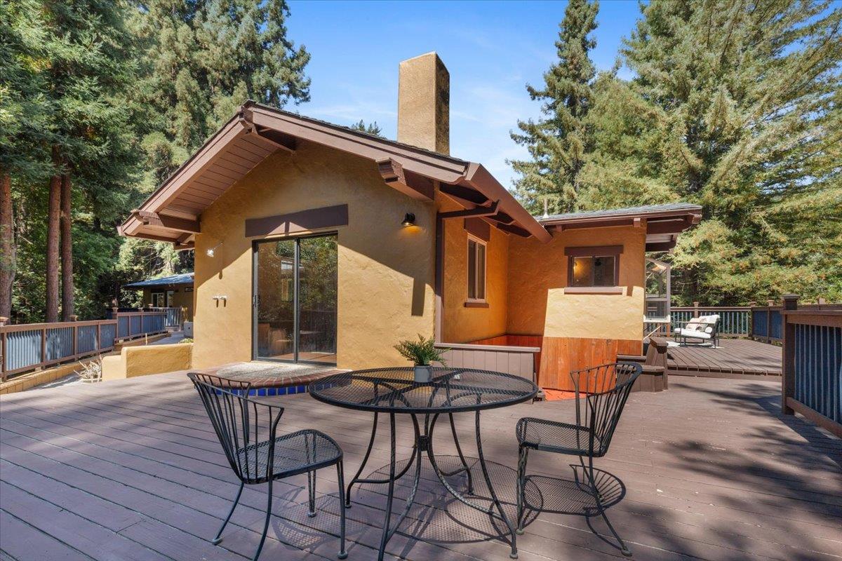 Detail Gallery Image 43 of 54 For 211 Hidden Ln, Santa Cruz,  CA 95060 - 3 Beds | 3 Baths