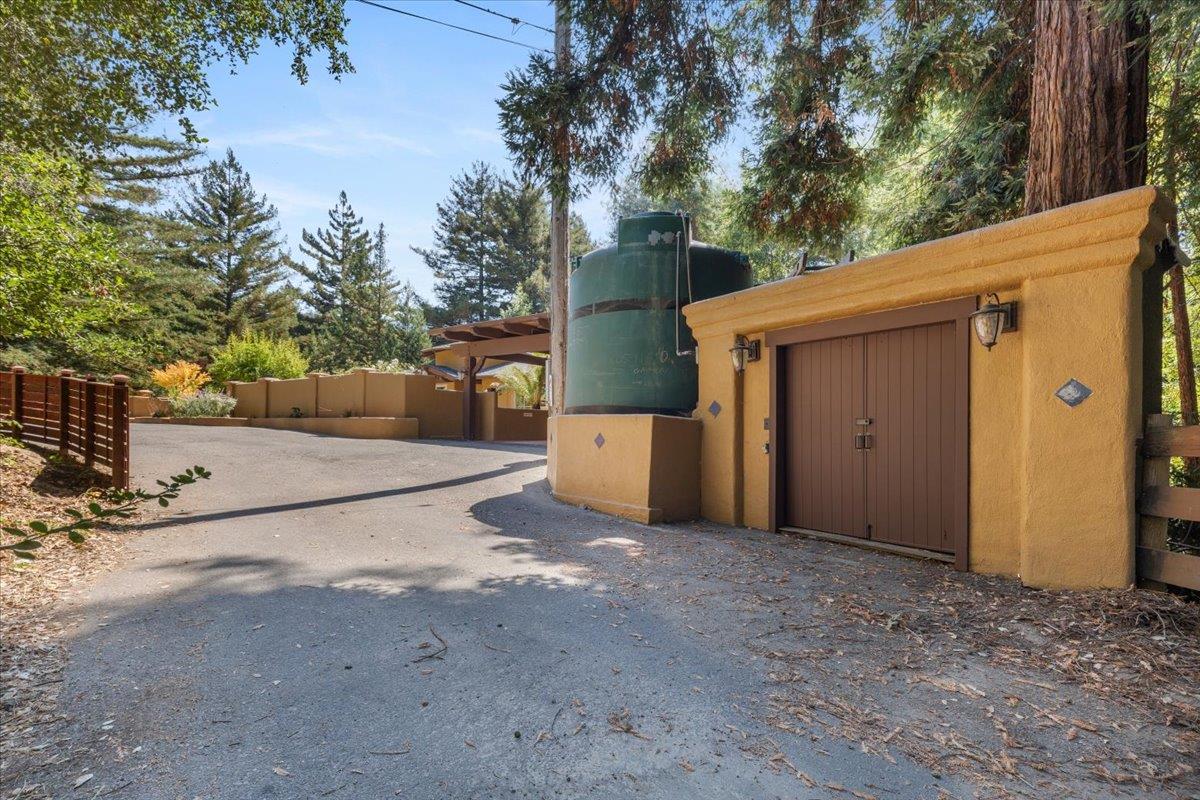 Detail Gallery Image 45 of 54 For 211 Hidden Ln, Santa Cruz,  CA 95060 - 3 Beds | 3 Baths