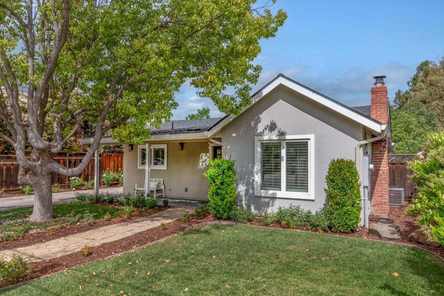 Detail Gallery Image 2 of 18 For 15798 Linda Ave, Los Gatos,  CA 95032 - 4 Beds | 3 Baths