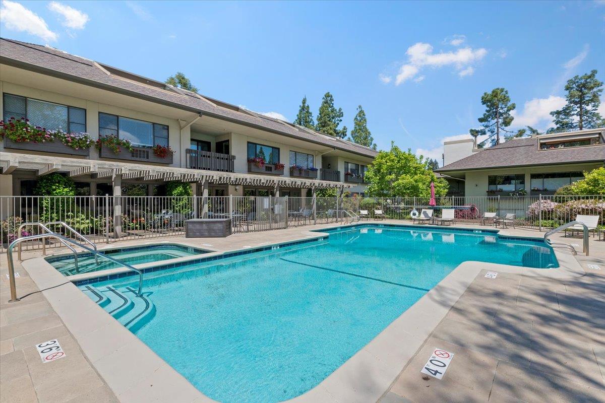 Detail Gallery Image 21 of 24 For 2140 Santa Cruz Ave #B104,  Menlo Park,  CA 94025 - 1 Beds | 1 Baths