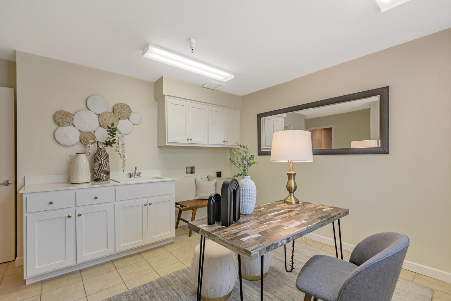 Detail Gallery Image 16 of 41 For 1127 Lund Ter, Sunnyvale,  CA 94089 - 2 Beds | 2/1 Baths
