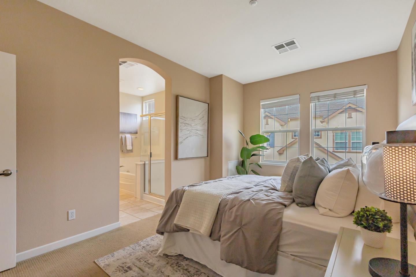 Detail Gallery Image 26 of 41 For 1127 Lund Ter, Sunnyvale,  CA 94089 - 2 Beds | 2/1 Baths