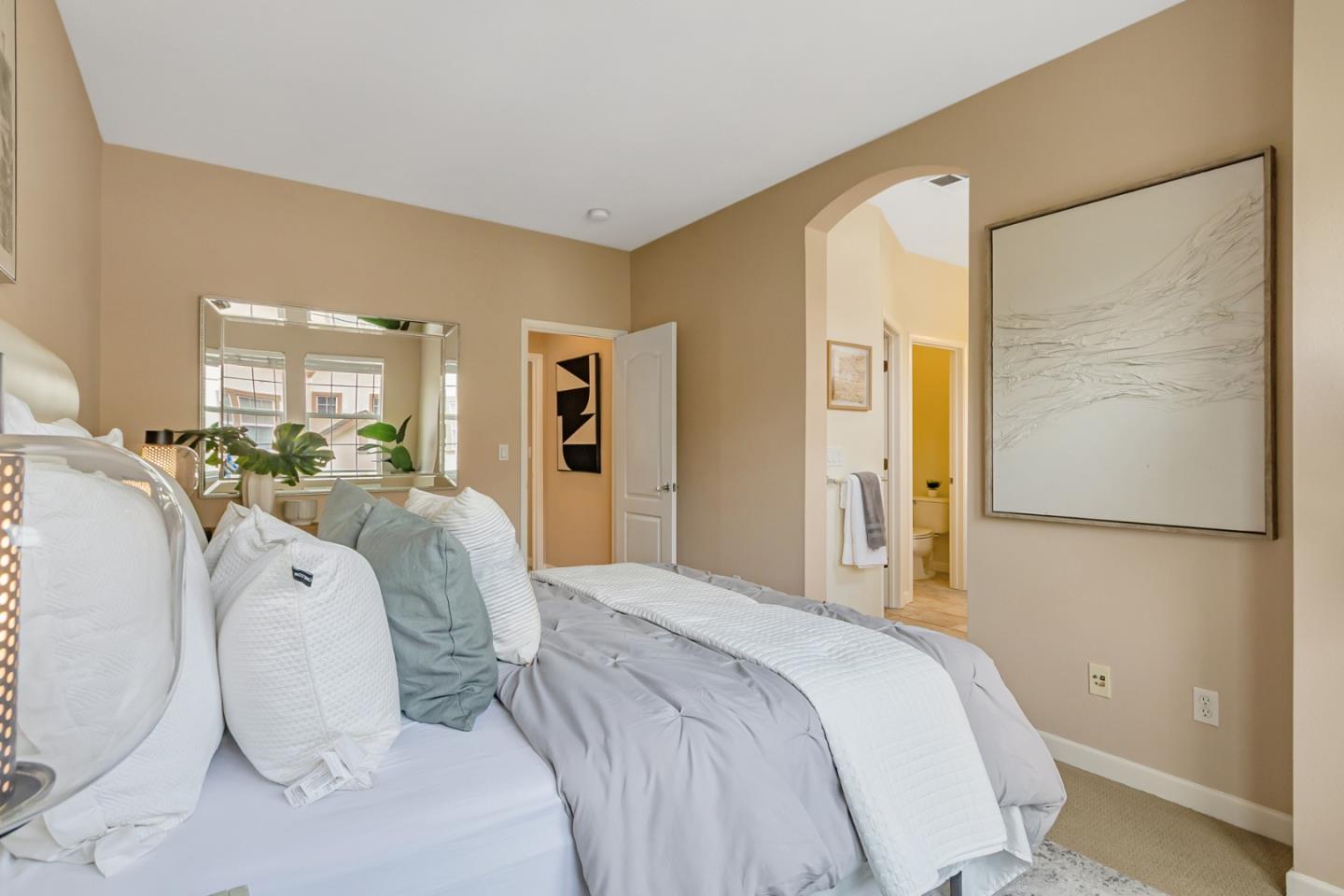 Detail Gallery Image 27 of 41 For 1127 Lund Ter, Sunnyvale,  CA 94089 - 2 Beds | 2/1 Baths