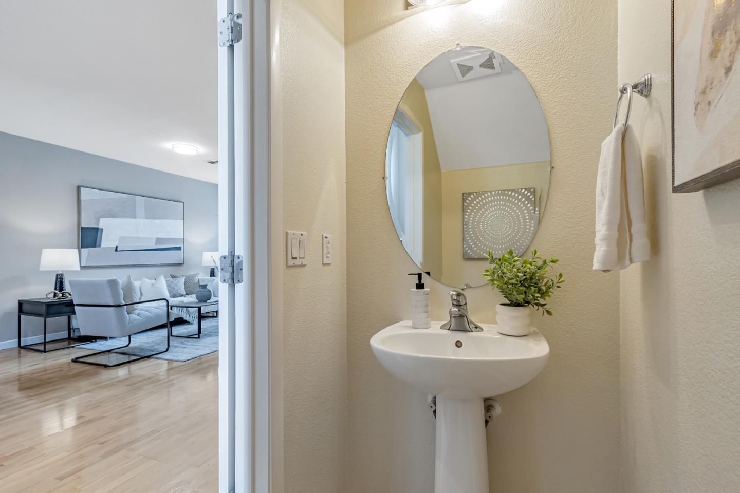 Detail Gallery Image 30 of 41 For 1127 Lund Ter, Sunnyvale,  CA 94089 - 2 Beds | 2/1 Baths