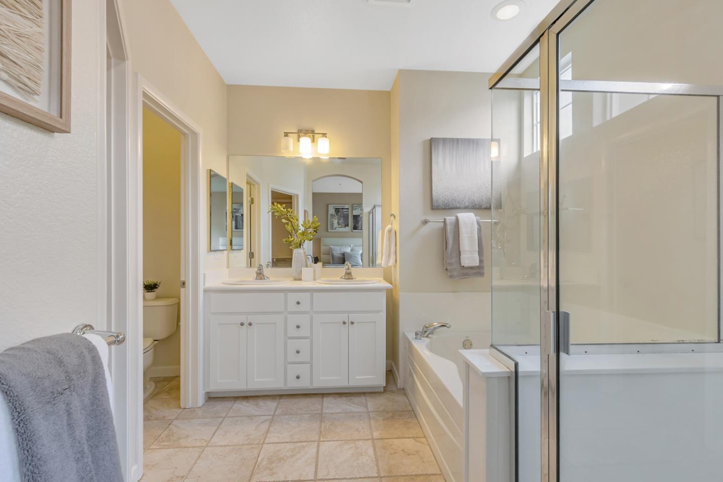 Detail Gallery Image 31 of 41 For 1127 Lund Ter, Sunnyvale,  CA 94089 - 2 Beds | 2/1 Baths