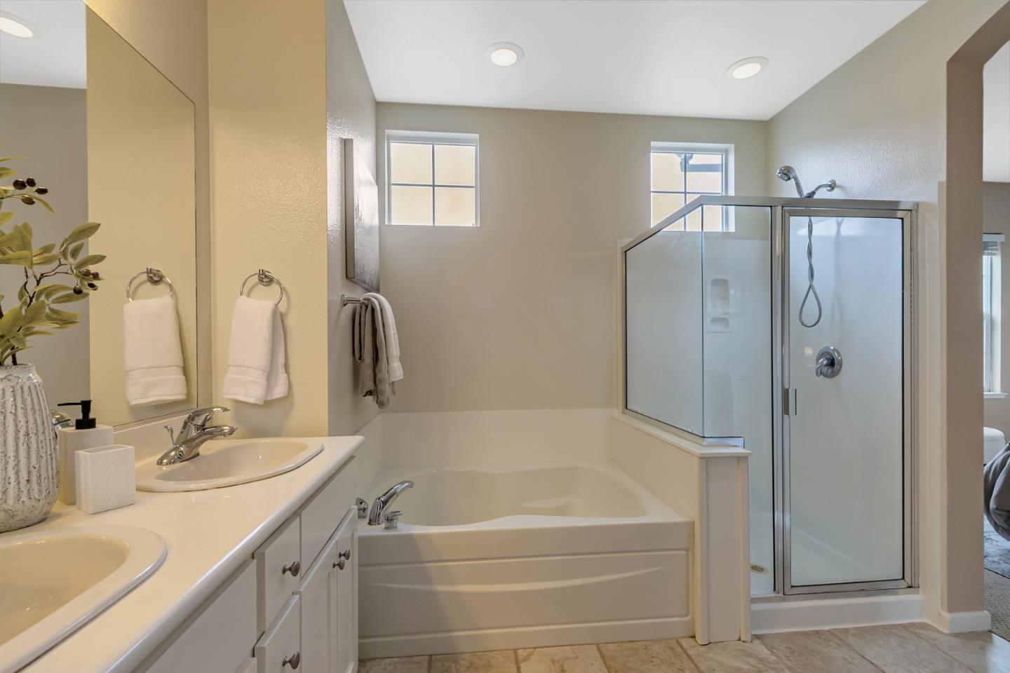 Detail Gallery Image 32 of 41 For 1127 Lund Ter, Sunnyvale,  CA 94089 - 2 Beds | 2/1 Baths