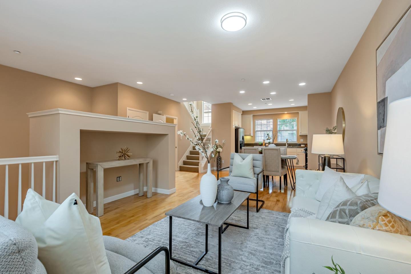 Detail Gallery Image 9 of 41 For 1127 Lund Ter, Sunnyvale,  CA 94089 - 2 Beds | 2/1 Baths