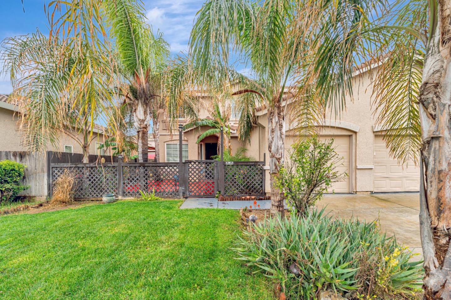 Detail Gallery Image 1 of 63 For 2163 Prato Ct, Los Banos,  CA 93635 - 5 Beds | 2/1 Baths