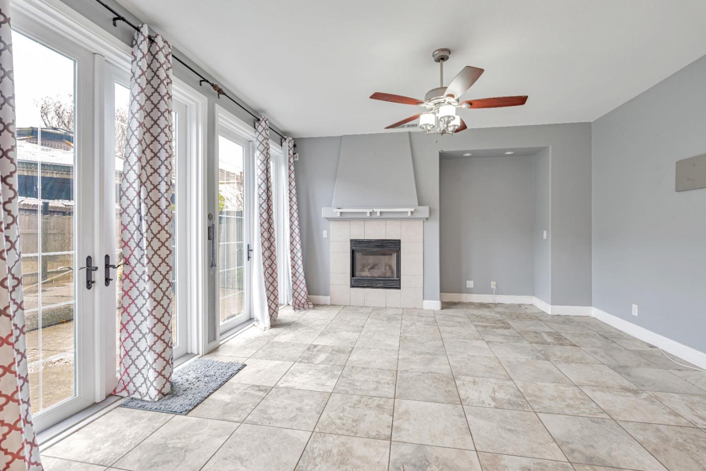 Detail Gallery Image 14 of 63 For 2163 Prato Ct, Los Banos,  CA 93635 - 5 Beds | 2/1 Baths