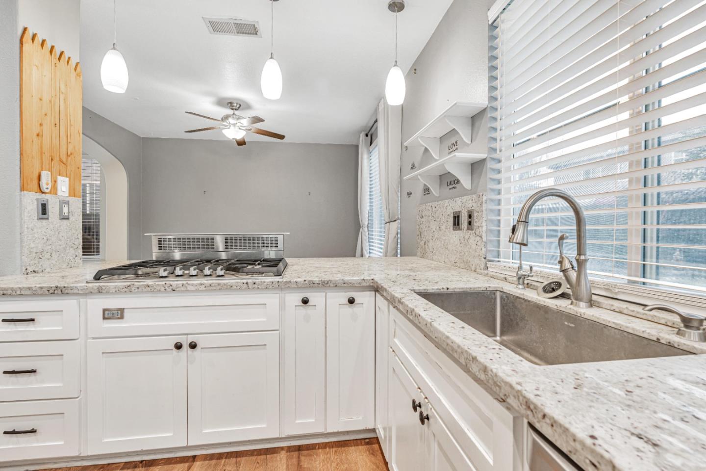 Detail Gallery Image 18 of 63 For 2163 Prato Ct, Los Banos,  CA 93635 - 5 Beds | 2/1 Baths