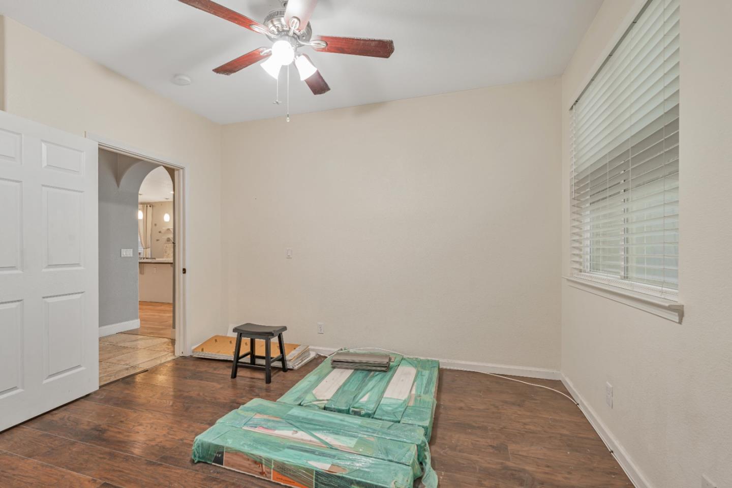 Detail Gallery Image 27 of 63 For 2163 Prato Ct, Los Banos,  CA 93635 - 5 Beds | 2/1 Baths
