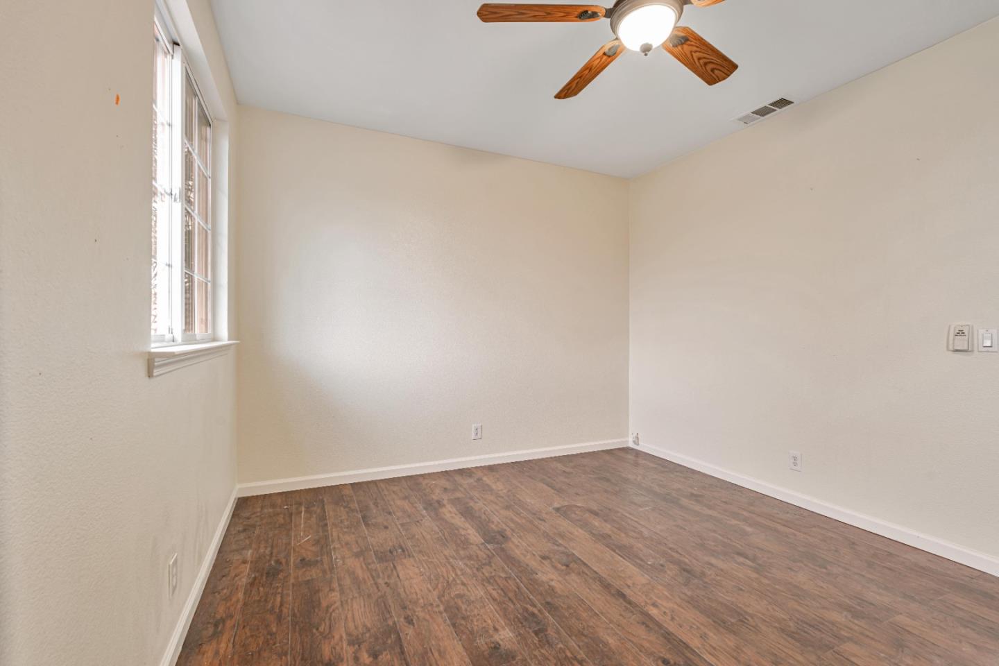 Detail Gallery Image 29 of 63 For 2163 Prato Ct, Los Banos,  CA 93635 - 5 Beds | 2/1 Baths