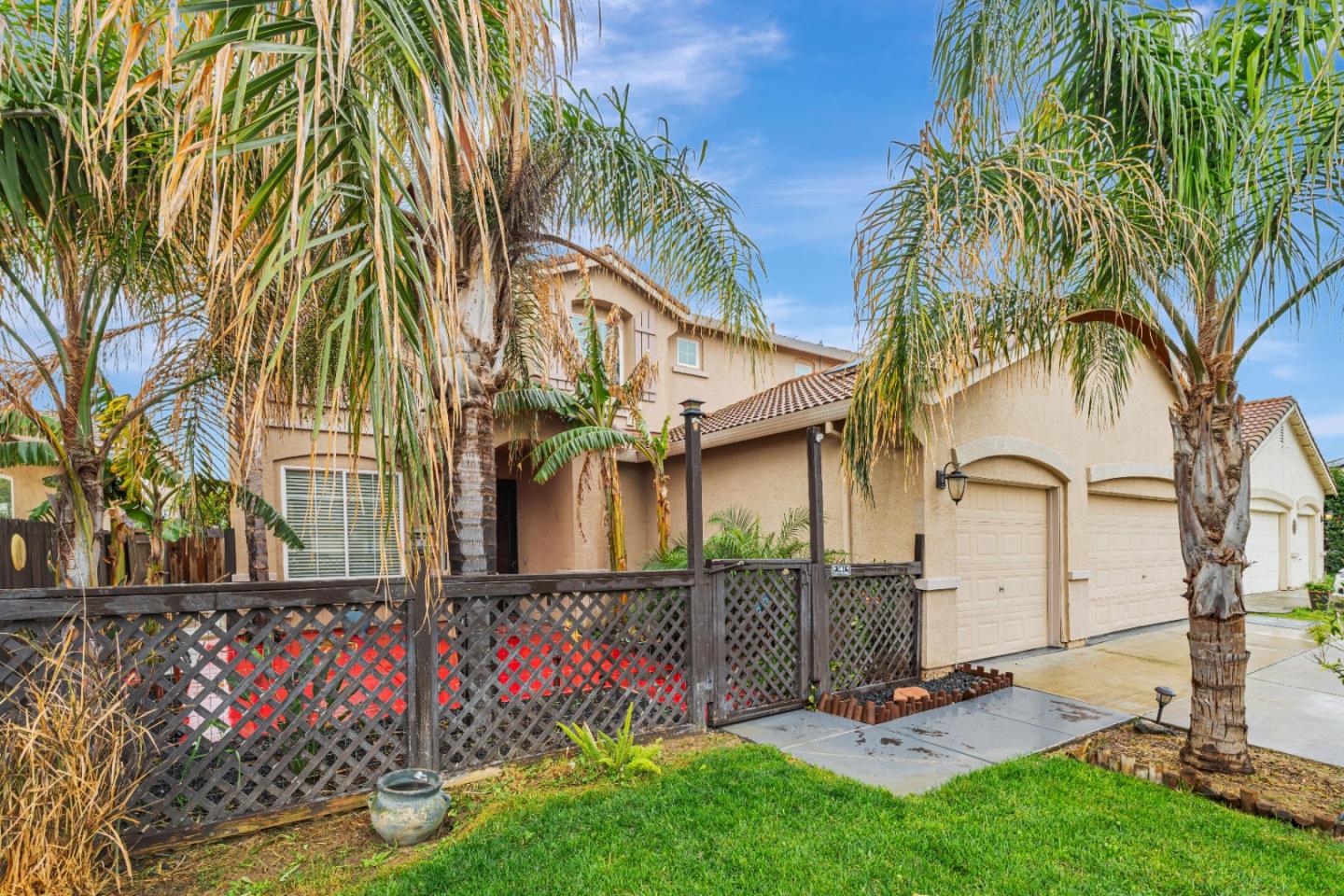 Detail Gallery Image 3 of 63 For 2163 Prato Ct, Los Banos,  CA 93635 - 5 Beds | 2/1 Baths