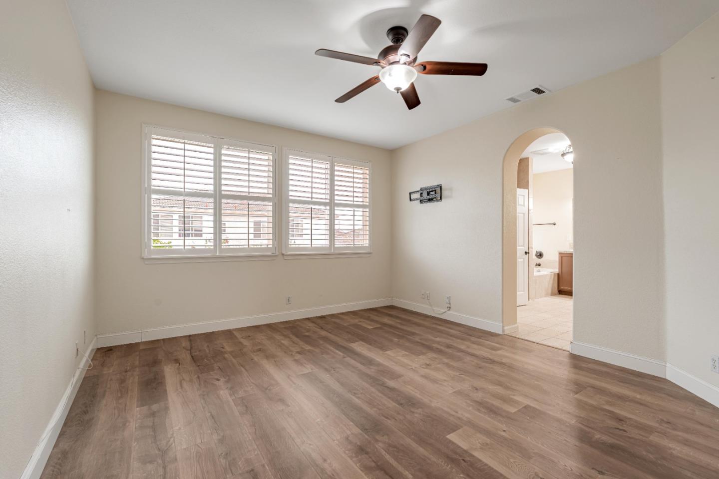 Detail Gallery Image 33 of 63 For 2163 Prato Ct, Los Banos,  CA 93635 - 5 Beds | 2/1 Baths