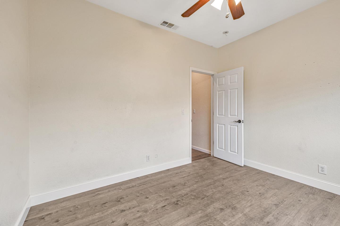Detail Gallery Image 38 of 63 For 2163 Prato Ct, Los Banos,  CA 93635 - 5 Beds | 2/1 Baths