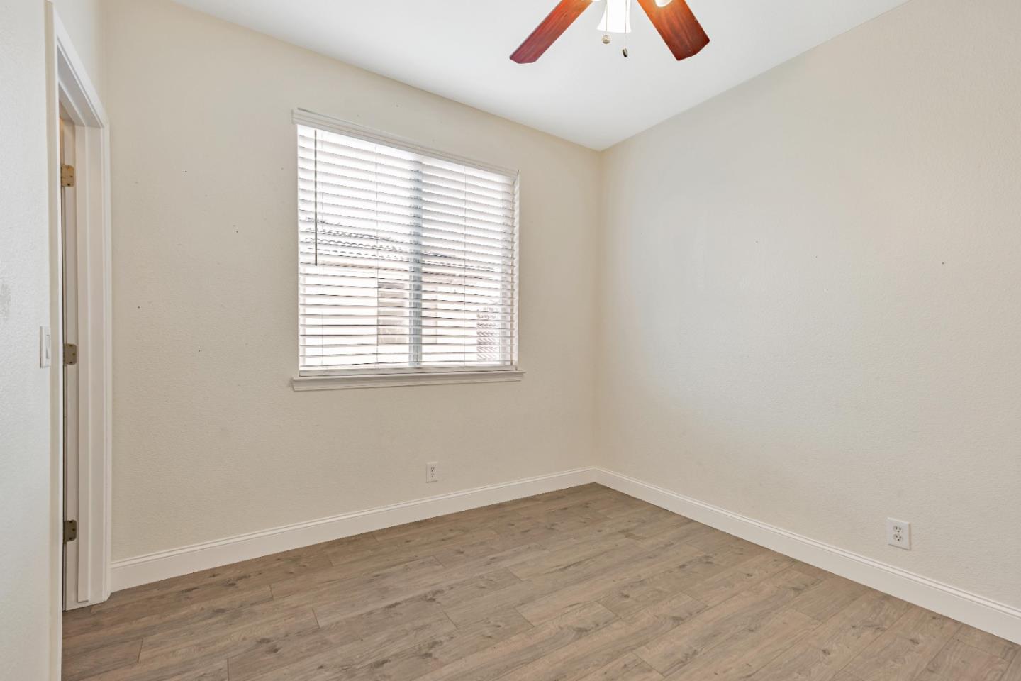 Detail Gallery Image 41 of 63 For 2163 Prato Ct, Los Banos,  CA 93635 - 5 Beds | 2/1 Baths