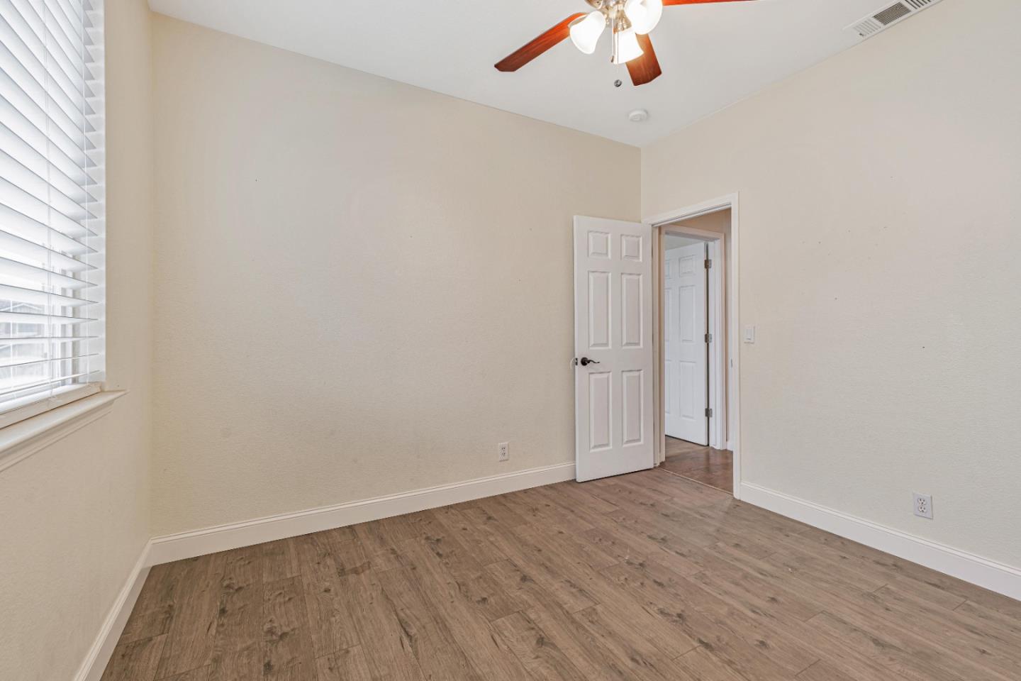 Detail Gallery Image 42 of 63 For 2163 Prato Ct, Los Banos,  CA 93635 - 5 Beds | 2/1 Baths