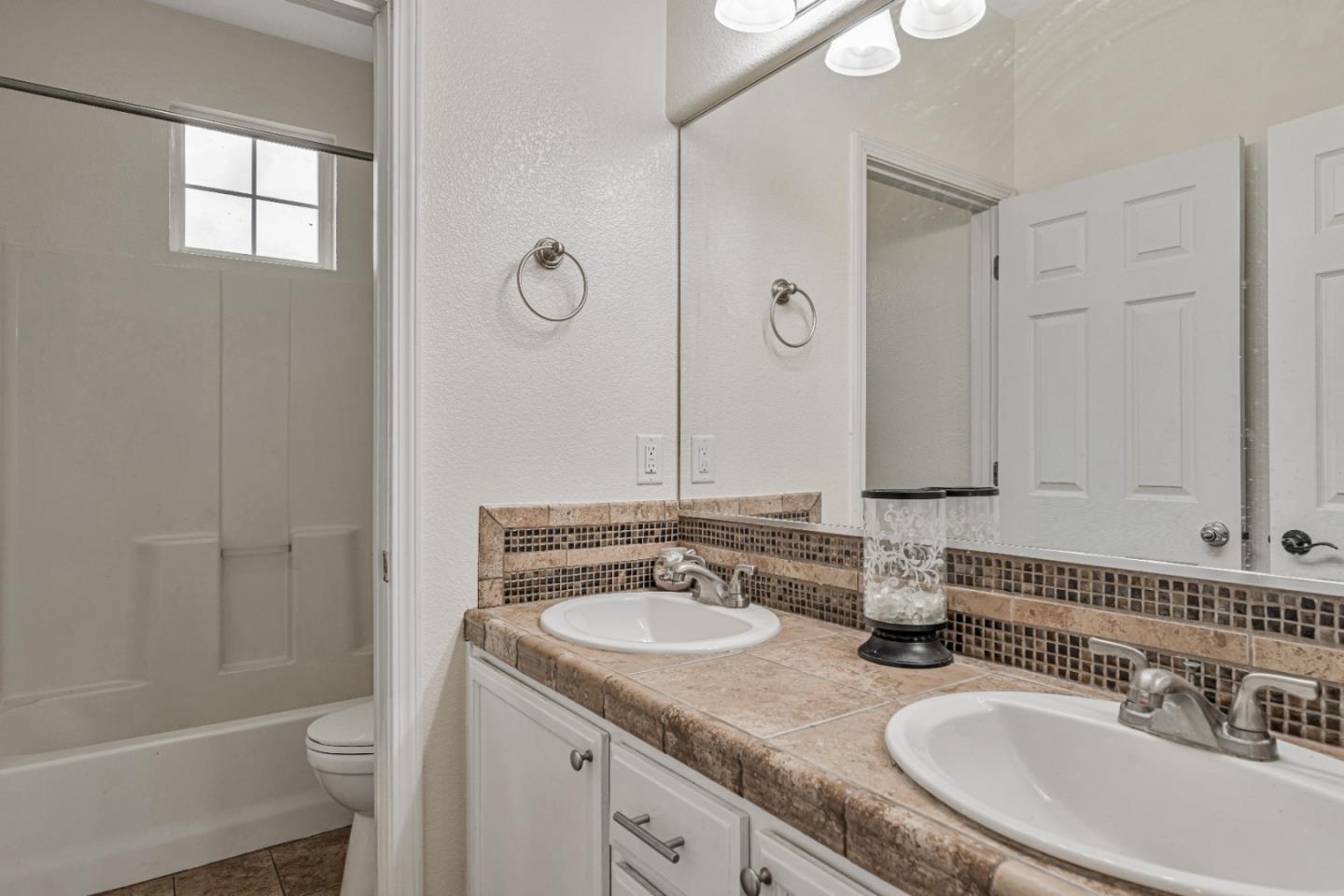 Detail Gallery Image 53 of 63 For 2163 Prato Ct, Los Banos,  CA 93635 - 5 Beds | 2/1 Baths