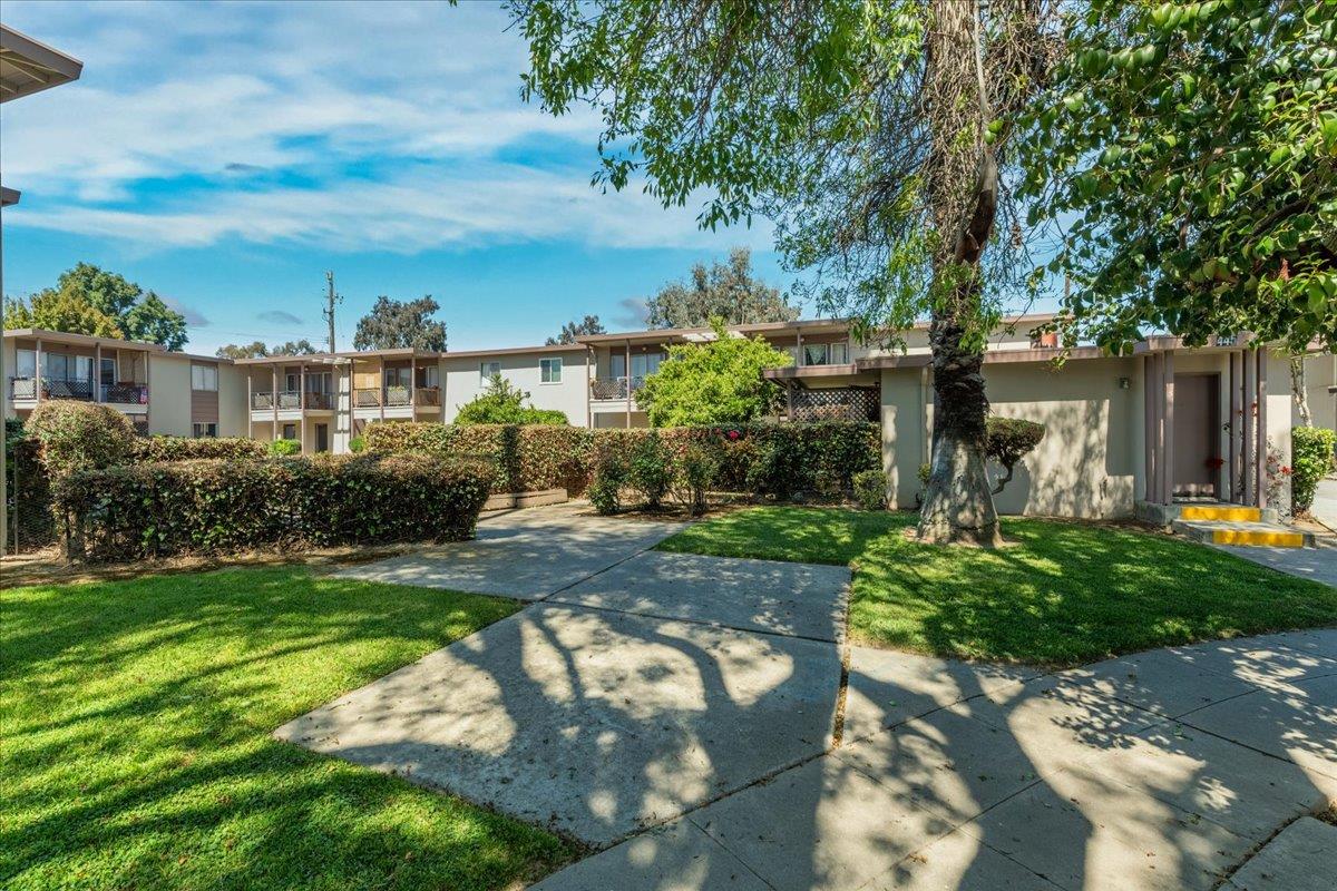 Detail Gallery Image 1 of 6 For 445 N 26th St, San Jose,  CA 95116 - – Beds | – Baths