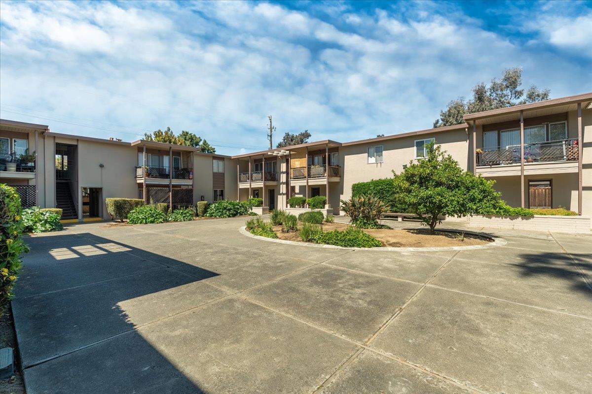 Detail Gallery Image 2 of 6 For 445 N 26th St, San Jose,  CA 95116 - – Beds | – Baths