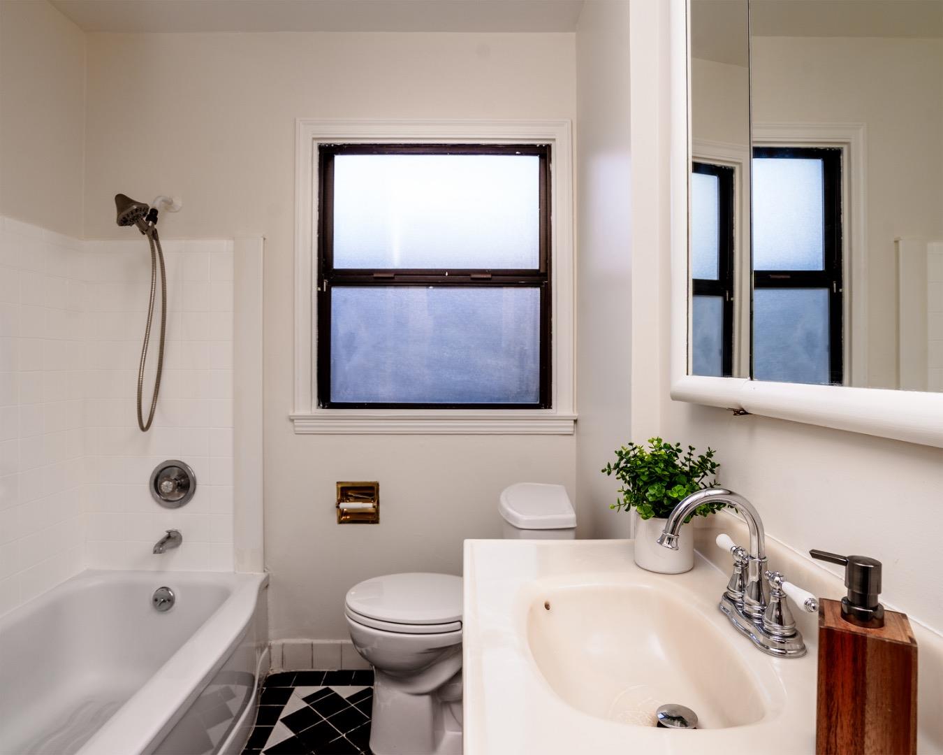 Detail Gallery Image 13 of 19 For 1525 S Grant St, San Mateo,  CA 94402 - 3 Beds | 1 Baths