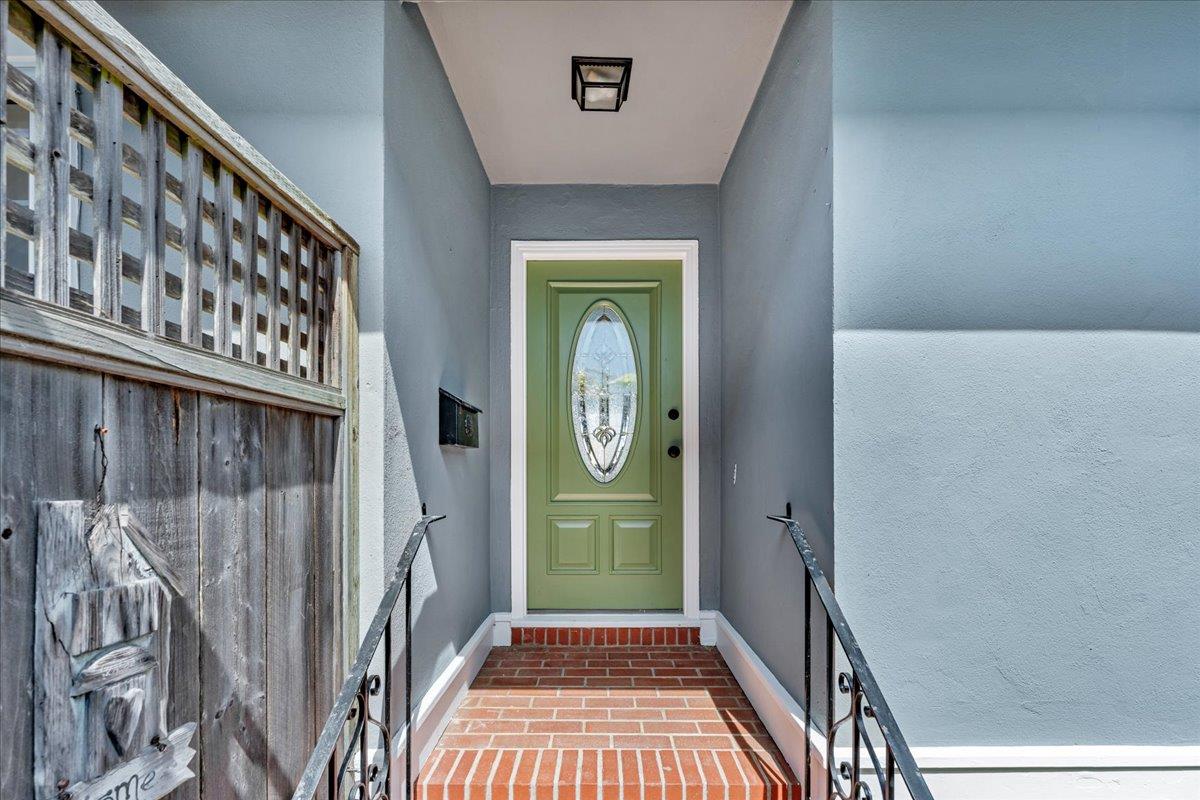 Detail Gallery Image 5 of 49 For 2800 Chabot Dr, San Bruno,  CA 94066 - 3 Beds | 2 Baths